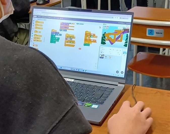 Scratch（スクラッチ）を使ってオリジナルのゲーム制作に挑戦しました。